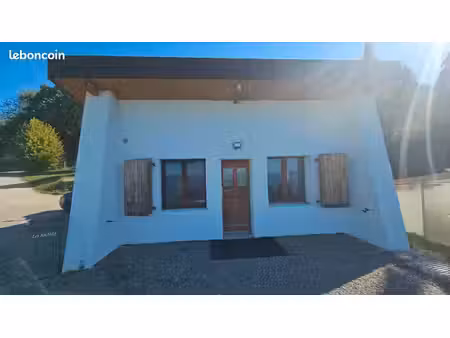 location studio meublé