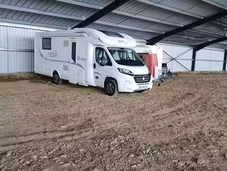location hangar camping car