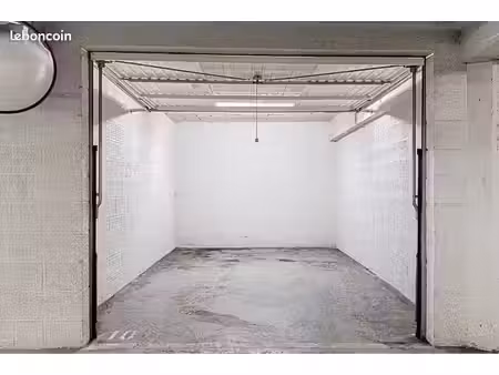 box 12m2 à louer