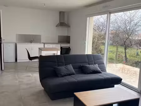 studio meublé proche commerce brie