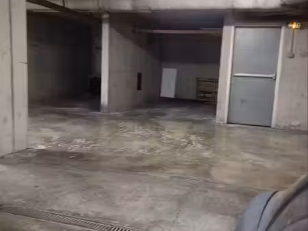 place de parking en sous sol