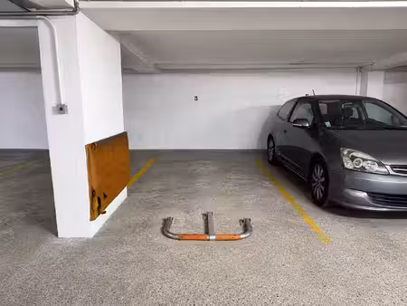 parking sécurisé en sous-sol - secteur carré d'or proche croisette