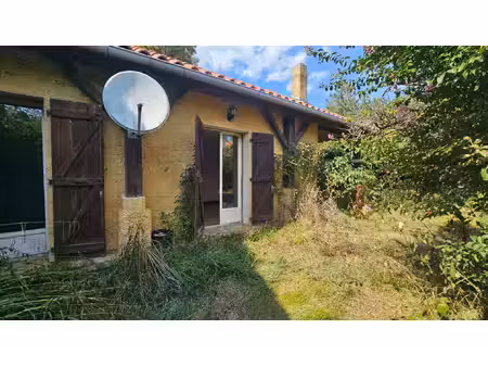 a vendre maison 2 chambres avec jardin privatif secteur cazeres environnement calme et cam