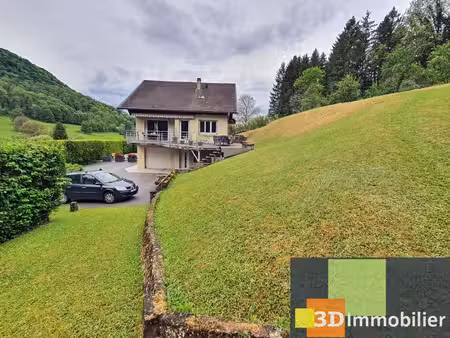 emplacement exceptionnel pour cette maison à vendre de 5 chambres avec piscine