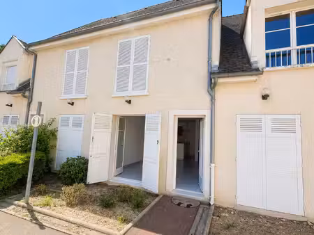 à louer ? duplex 2 pièces rénové ? nemours centre