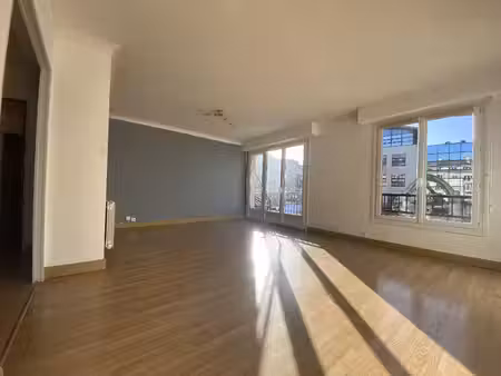f3 - rouen centre - balcon - parking - cave