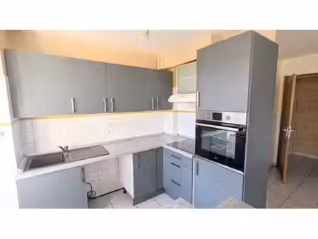 location appartement 3 pièces 68 m² à saint geniez d’olt et d’aubrac (12130)