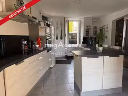 vente maison à hambers (53160) : à vendre / 200m² hambers