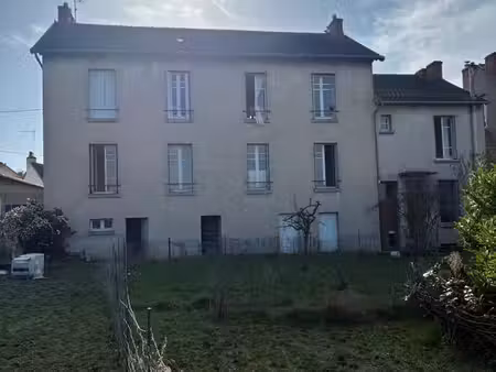 ensemble immobilier – 5 appartements – 2 028 m² de terrain – fort potentiel foncier