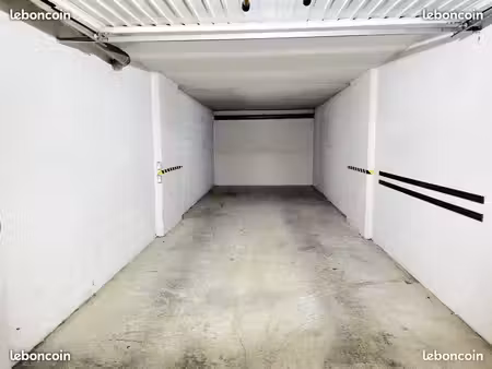 francheville belair garage fermé box double 10m de long en sous sol