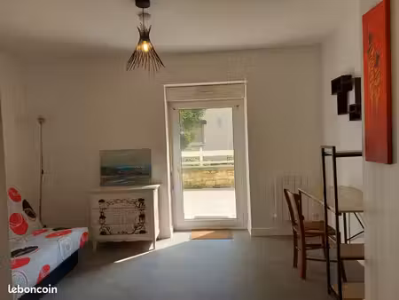 studio meublé  24 m²  confortable  dans une résidence calme  commerces à proximité  dispon