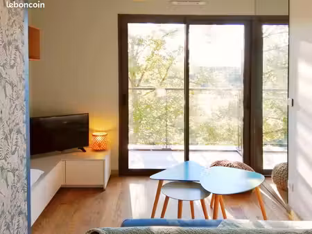 t2 meublé + terrasse de 15 m² + vue exceptionnelle sur caen