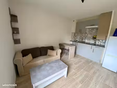 appartement à louer – 29m² – 1er étage 470 cc