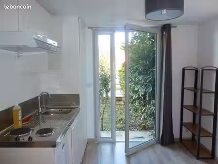 studio récent et paisible