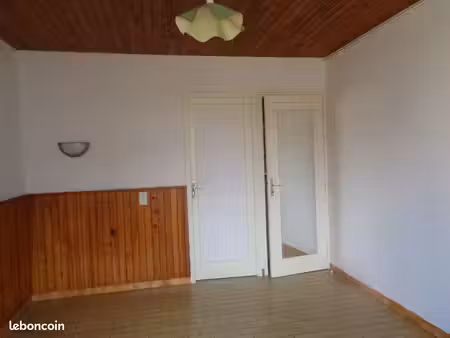 appartement t 1 bis à saint amand montrond