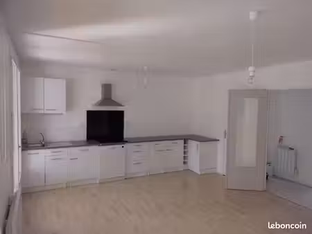 maison 2 pièces avec véranda et garage