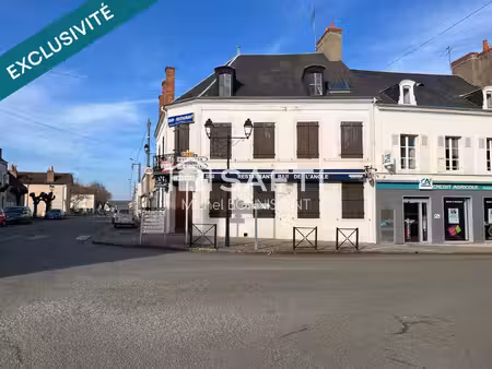 mur commerciaux et appartement au centre ville de chateaumeillant