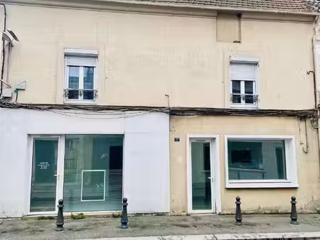 rare à la vente !!! immeuble composé d’un duplex et deux locaux commerciaux