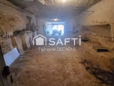 maison ancienne avec 2 depandances + etage independant  2 tres grande cave dont 1 de plus 
