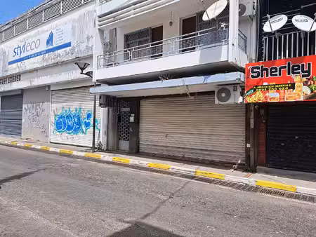 local commercial de 80m² à pointe à pitre