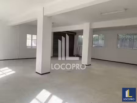 location local d’activités saint-andré-de-la-roche 06730 226m²