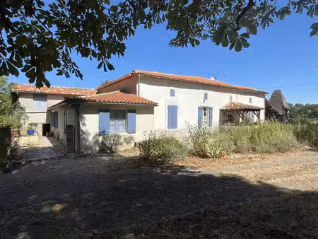 charmante ferme avec un potentiel de petite exploitation