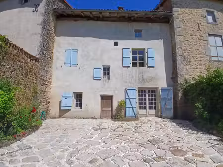 maison de village de 185 m² offrant 4 chambres