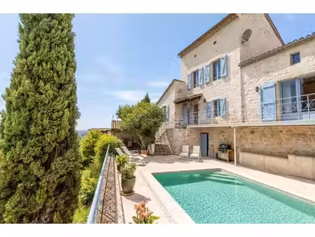maison de village avec piscine et jardin