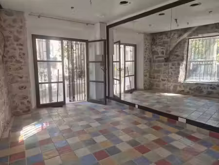 vente local commercial 1 pièces 20m2 lorgues 83510 - 76000 € - surface privée