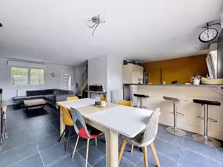 vente maison 5 pièces  111.00m²  bellevigne