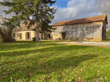 propriété en pierre avec 4 chambres et dépendance