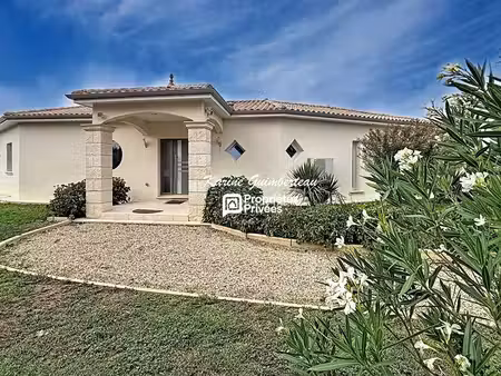 villa de plain-pied avec piscine & garage