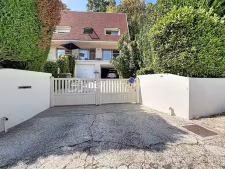 maison de 168 m² à fontaine-le-port