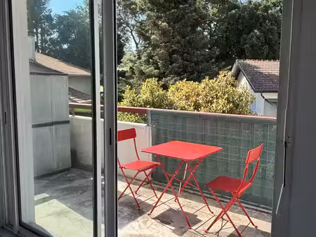 bail etudiant mobilite appartement 42 m2 plus terrasse 10 m2 proche de bayonne sans frais 