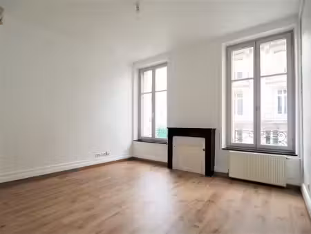 rue raymond poincare - (disponibilite debut octobre)