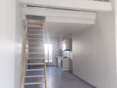 location appartement 1 pièce 39m² sete 34200