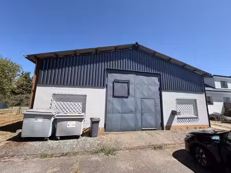 à louer local commercial 180 m² – 690 € |chanteheux