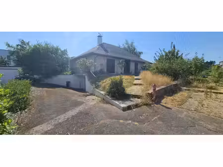 la malgrange. dans une impasse  au calme maison individuelle - sous-sol -garage - combles