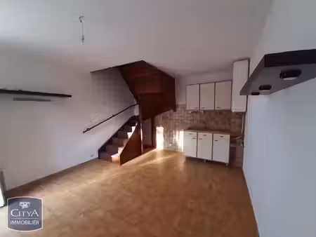 appartement à louer 1 pièce 27.59 m² - marignane (13) - 602€
