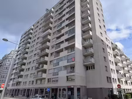vente commerce lyon 69006 82m²