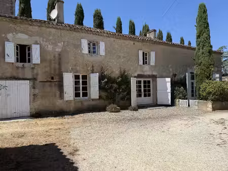 rénovation spacieuse au cœur d'un village gascon
