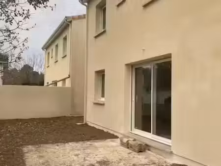 location maison 4 pièces 78.89 m² à lesparre-médoc (33340)  920 €