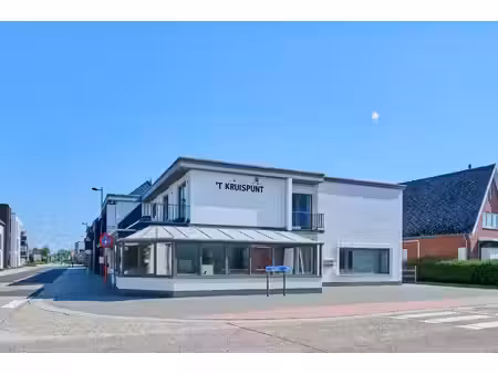commercieel te koop in pelt