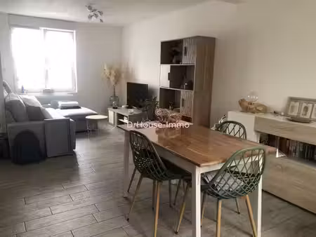 maison 2 chambres et cour