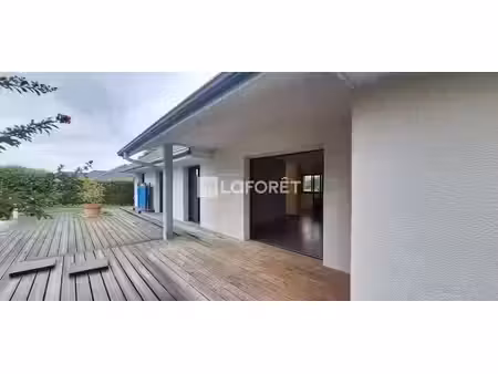 location maison 4 pièces 119 m² à idron (64320)  1 525 €