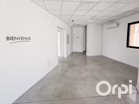 location locaux professionnels 185 m² à livron-sur-drôme (26250)  nan €