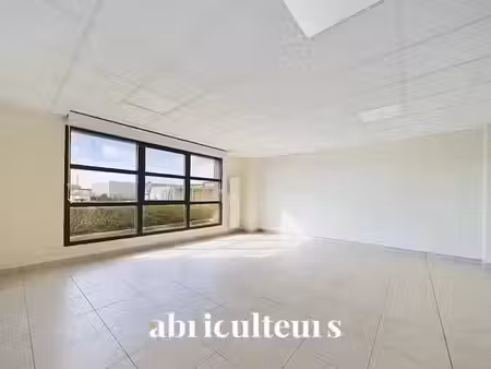 location locaux professionnels 720 m² à gellainville (28630)  5 569 €