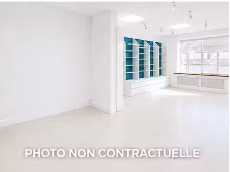 local commercial 77 m2 belle visibilité axe passant