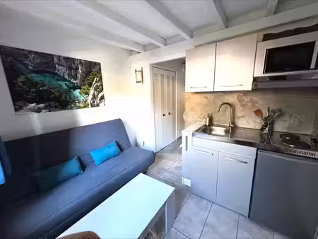 location appartement 1 pièces 11m2 cassis 13260 - 630 € - surface privée