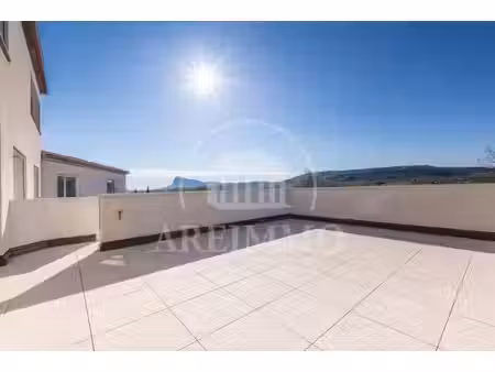 villa t4 de 160m² sur une parcelle de 793 m² au calme avec une